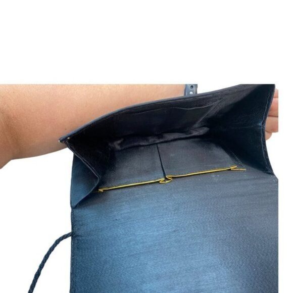 Handmade Black with White Floral Beaded Crossbody with String Handle - Picture 3 of 3